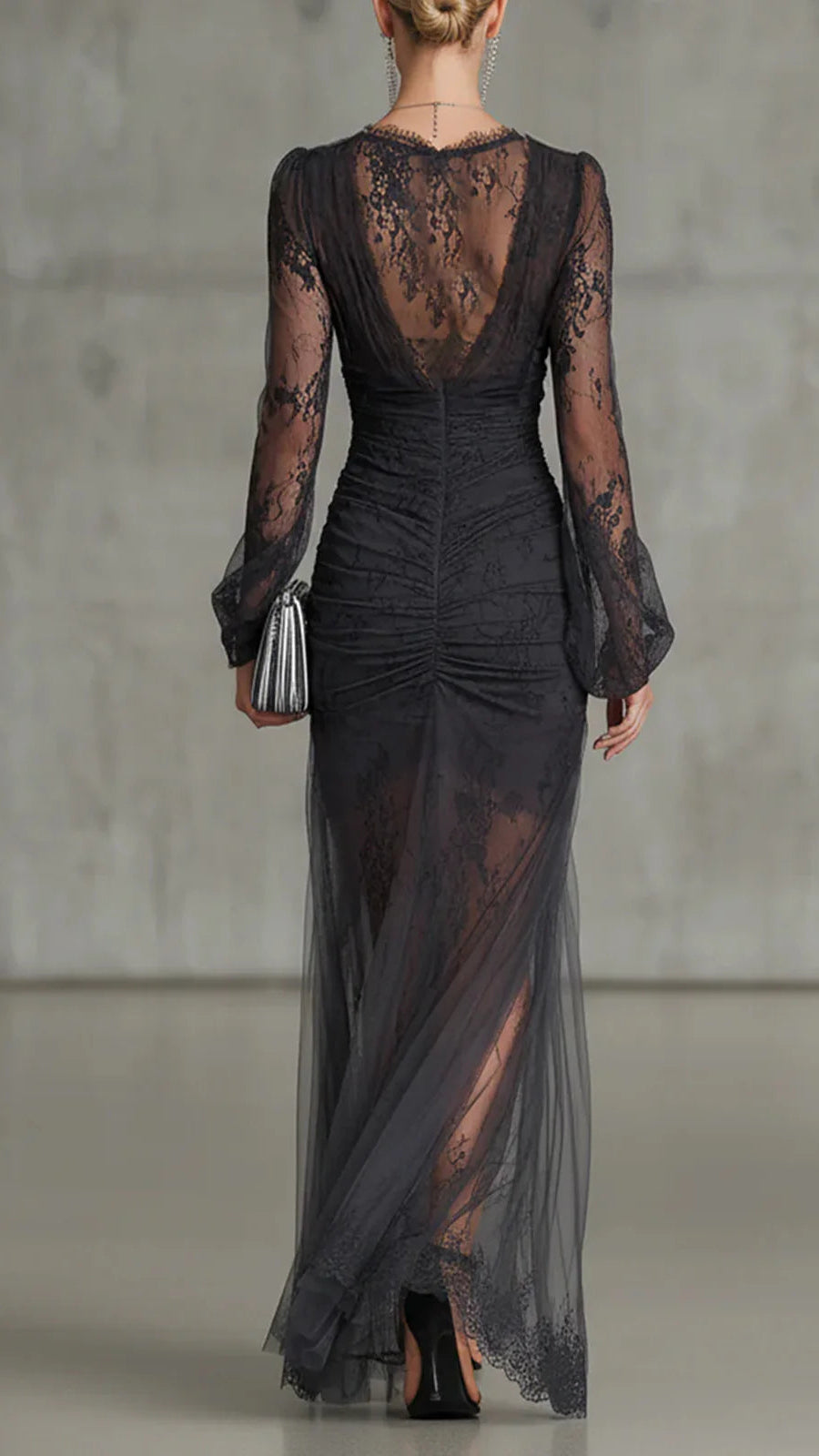 QUINTINA | Robe longue en dentelle à décolleté en V