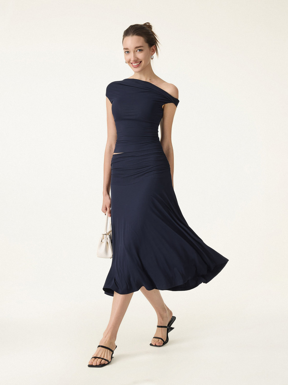 Ensemble femme 2 pièces avec top bralette et jupe midi trapèze